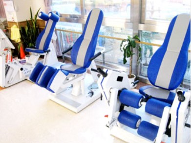 介護老人保健施設 サンビレッジ　リハビリ機械