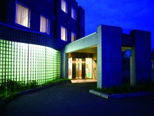 浪打病院　外観_夜