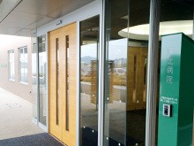 東北病院　正面玄関