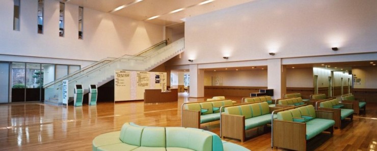 県北医療センター高萩協同病院　ロビー