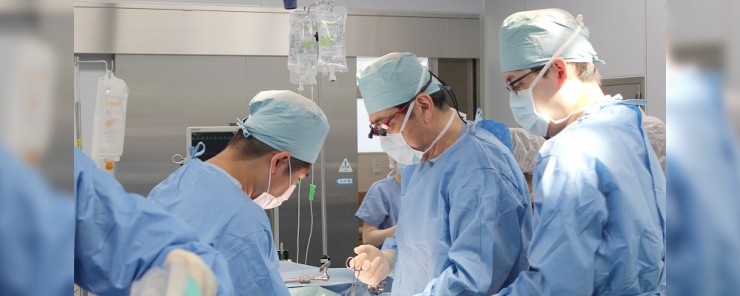 県北医療センター高萩協同病院　オペ中