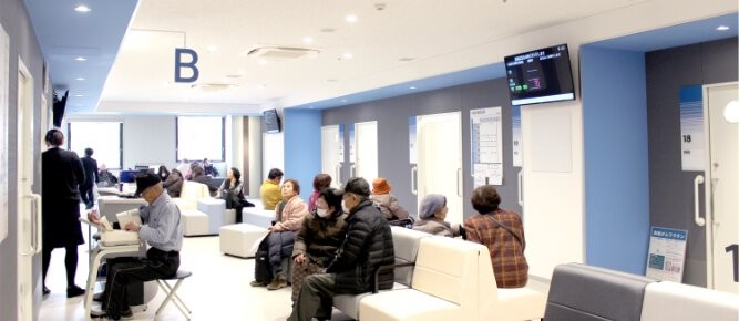 石橋総合病院　待合スペース