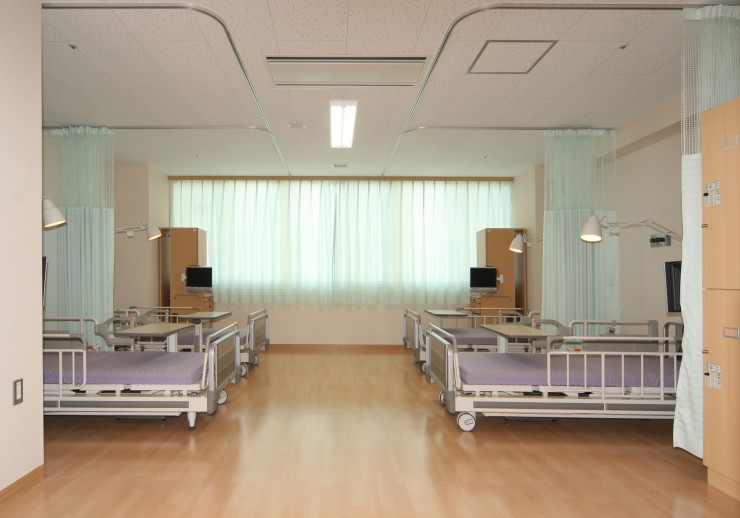 鎌ケ谷総合病院　病室(4人)