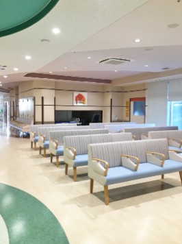 岡村病院　待合スペース