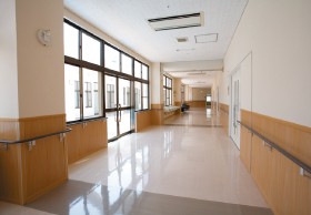 谷口病院　東病棟回廊