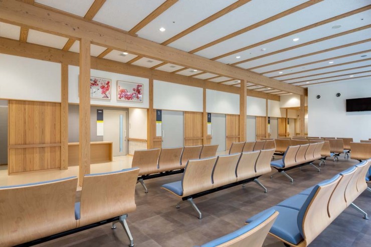 岩尾整形外科病院　待合スペース