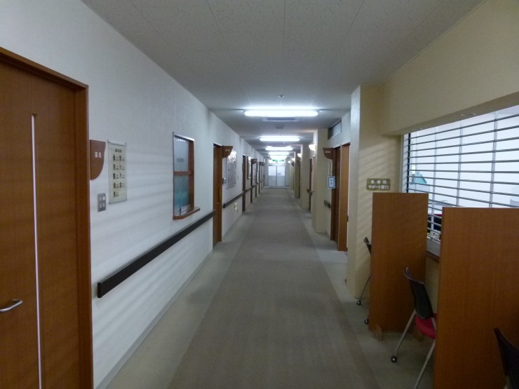 大分下郡病院　病棟廊下