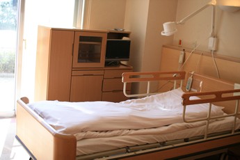 へつぎ病院　病室2