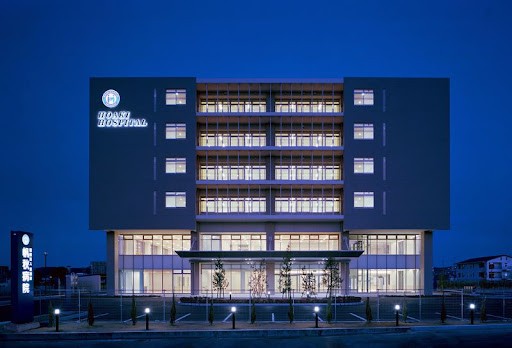 帆秋病院　外観_夜