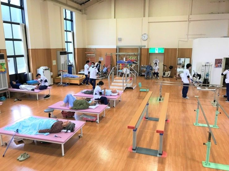 佐世保記念病院　6階　リハビリ室