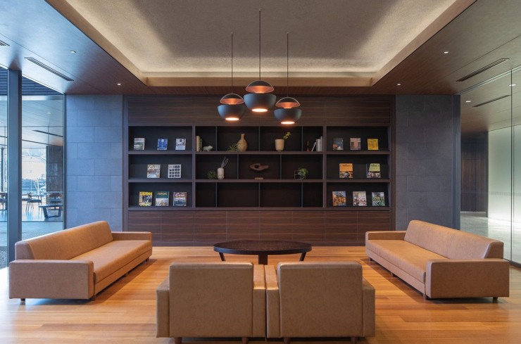 横尾病院　図書コーナー