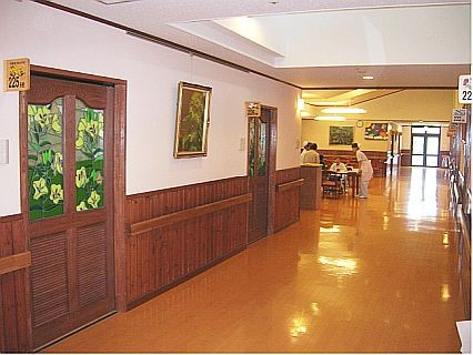 伊那神経科病院　廊下