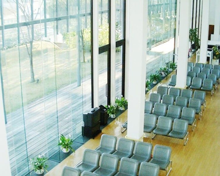 サンテ溝上病院　待合スペース