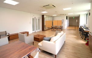 東和病院様　待合室