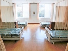西田病院　多床室