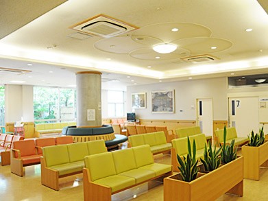 安本病院　待合スペース