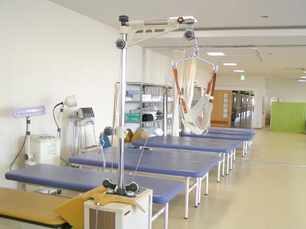高良台リハビリテーション病院　治療室