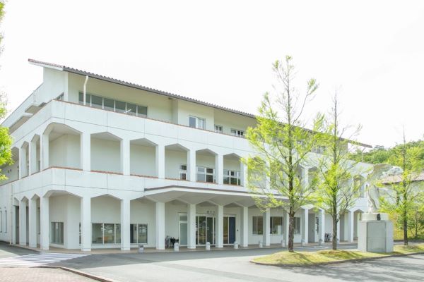 聖十字病院外観