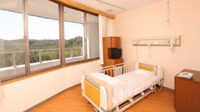 タジミ第一病院　病室