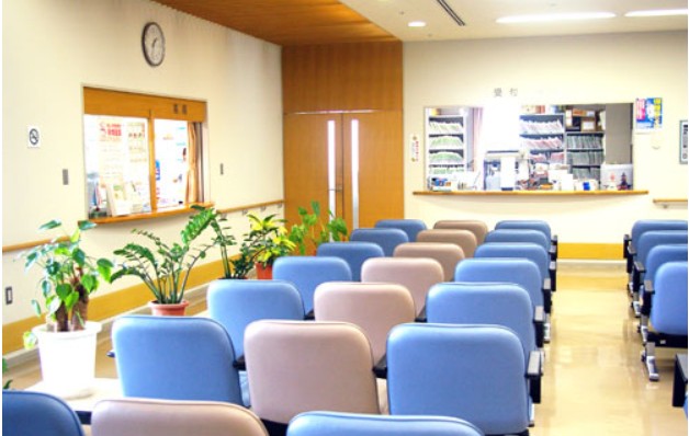 平成脳神経外科病院　待合室