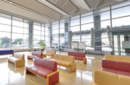 榛原総合病院　待合スペース