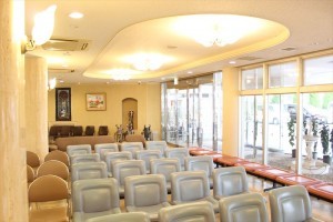 南富士病院　待合スペース