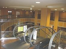 松井病院　エスカレーター