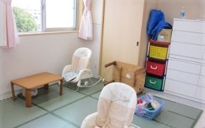 高齢支社専用賃貸住宅外観　院内託児所