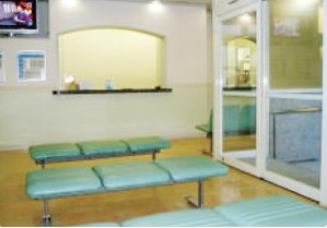 服部病院　待合室