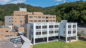 府中みくまり病院　外観