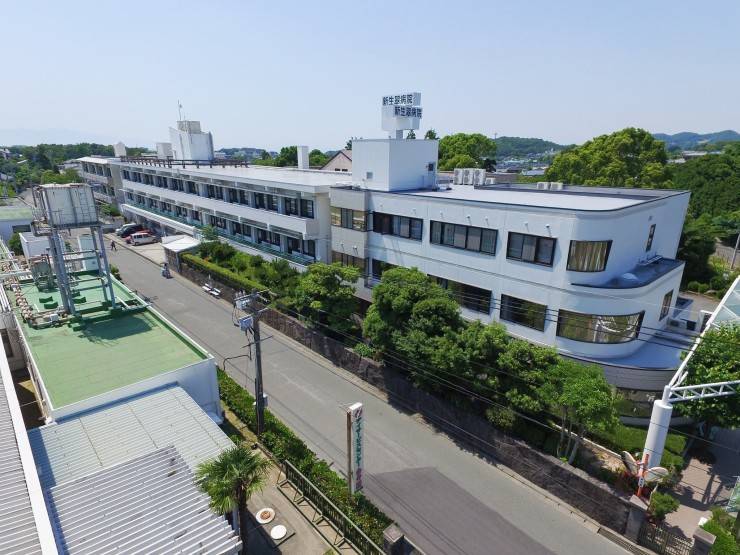 新生翠病院　外観2