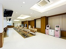 育和会記念病院　待合いスペース