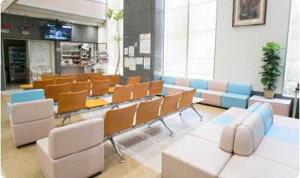 大和中央病院　待合室