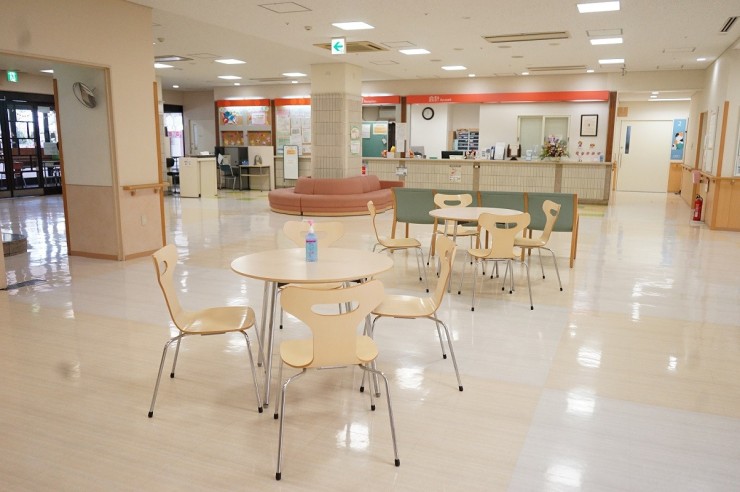ボバース記念病院　待合スペース2