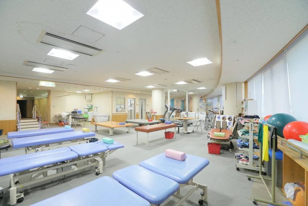 えびえ記念病院　リハビリ室①