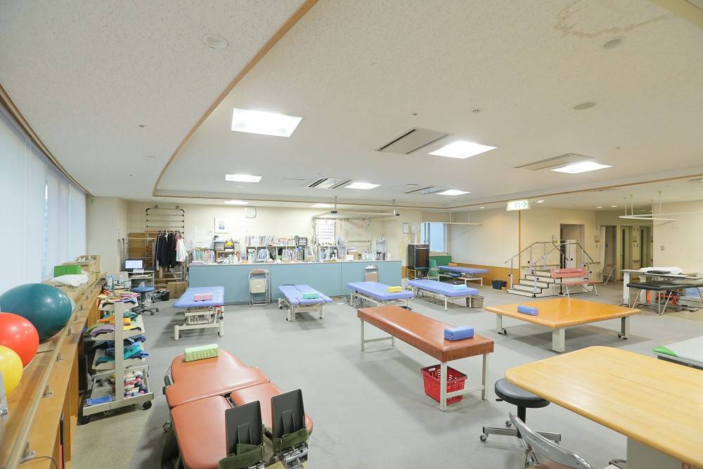 えびえ記念病院　リハビリ室②