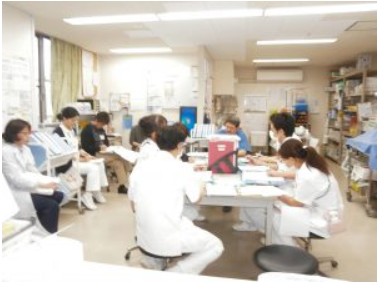 南芦屋浜病院　カンファレンス風景