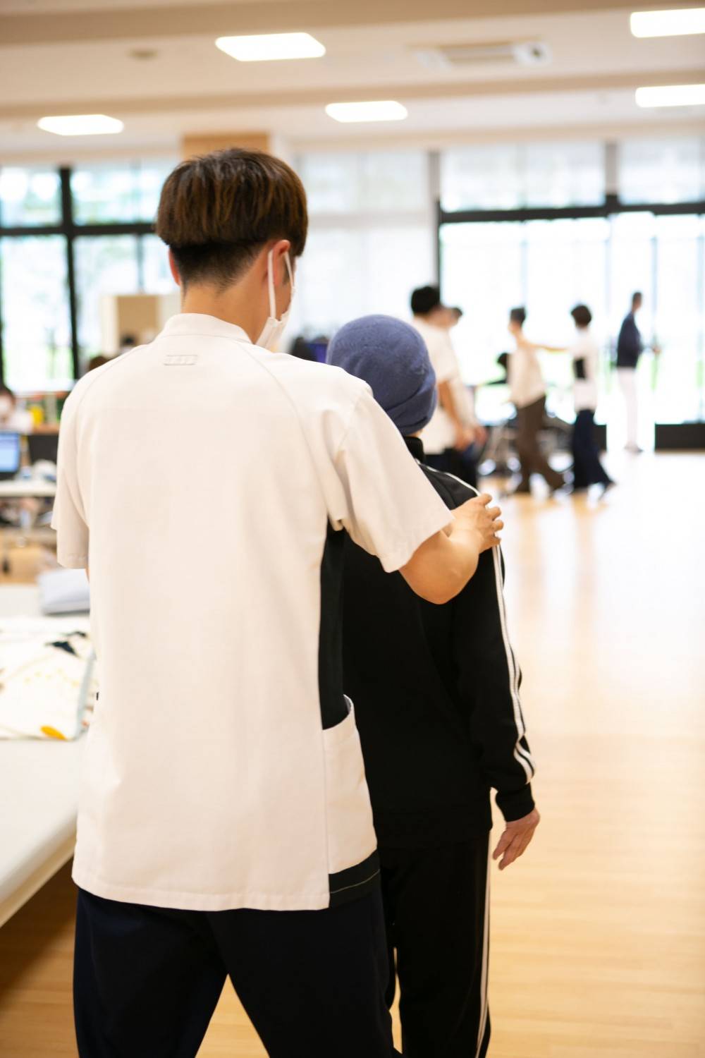 荻原記念病院　PT歩行訓練