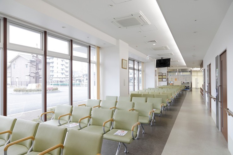 亀岡病院　待合室