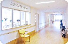 東舞鶴医誠会病院　スタッフステーション