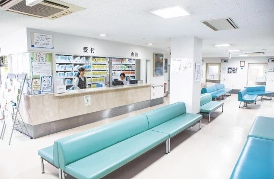 亀岡シミズ病院　受付