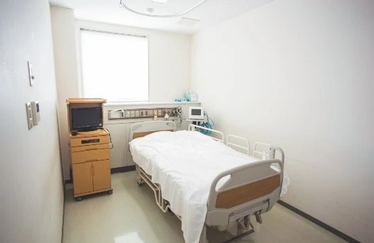 亀岡シミズ病院　病室