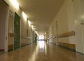 京都田辺記念病院　廊下