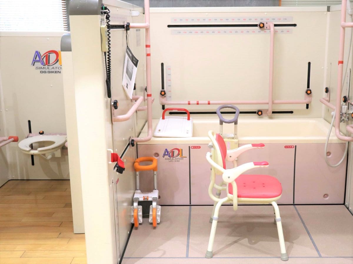 天本病院　リハビリマシン２