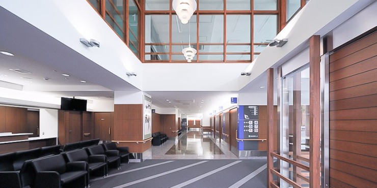 島村記念病院　待合スペース