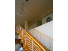 セントラル病院　階段