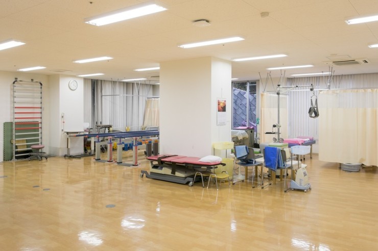 鶴川記念病院　リハビリ室