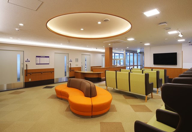 岡田・石堂クリニック　待合スペース