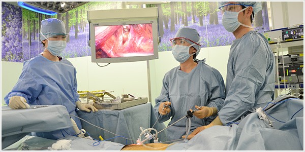 メディカルトピア草加病院　オペ中