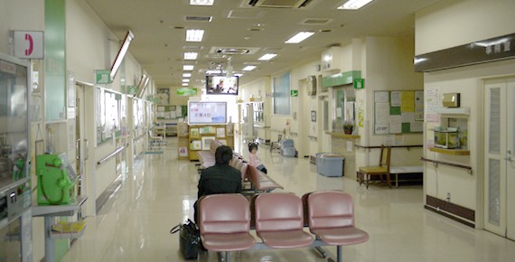 堀中病院　待合スペース